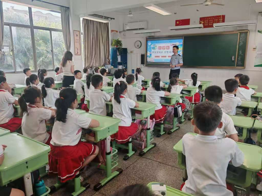 開(kāi)展“打謠”整治專(zhuān)項(xiàng)宣傳活動(dòng)